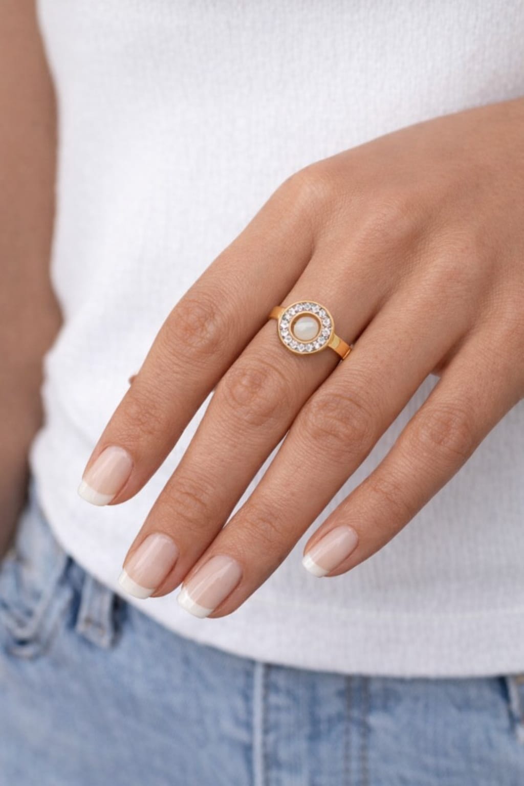 Circle pavè ring