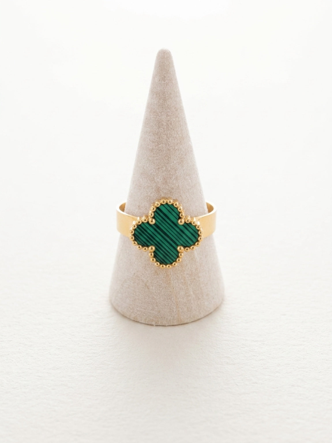 Clover Ring