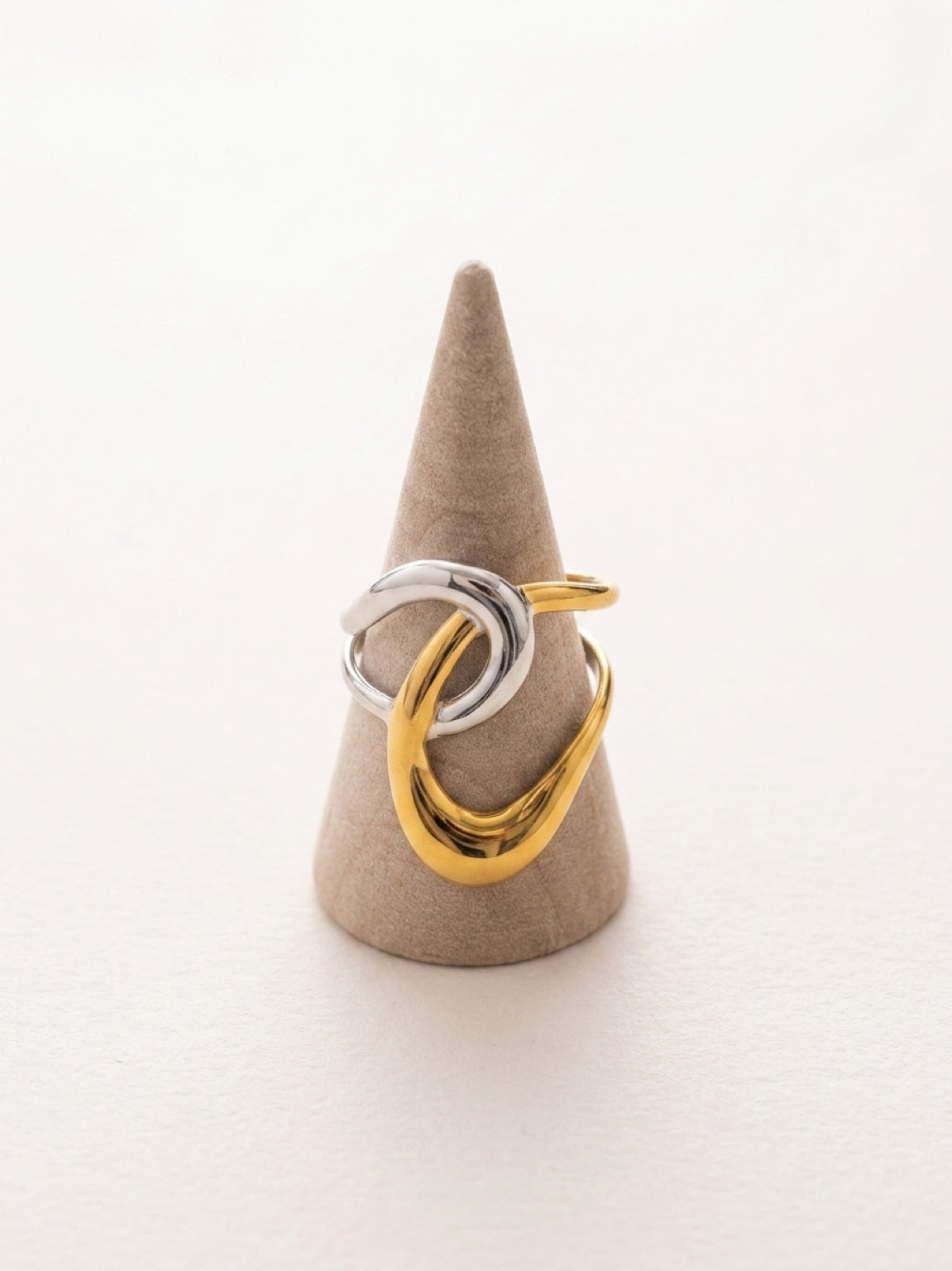 Interlocking Loop Ring
