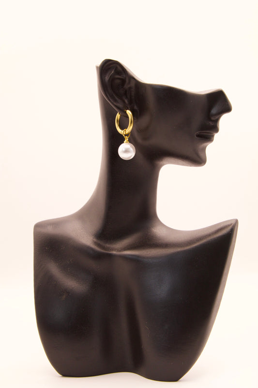 Hanging Pearl Huggies